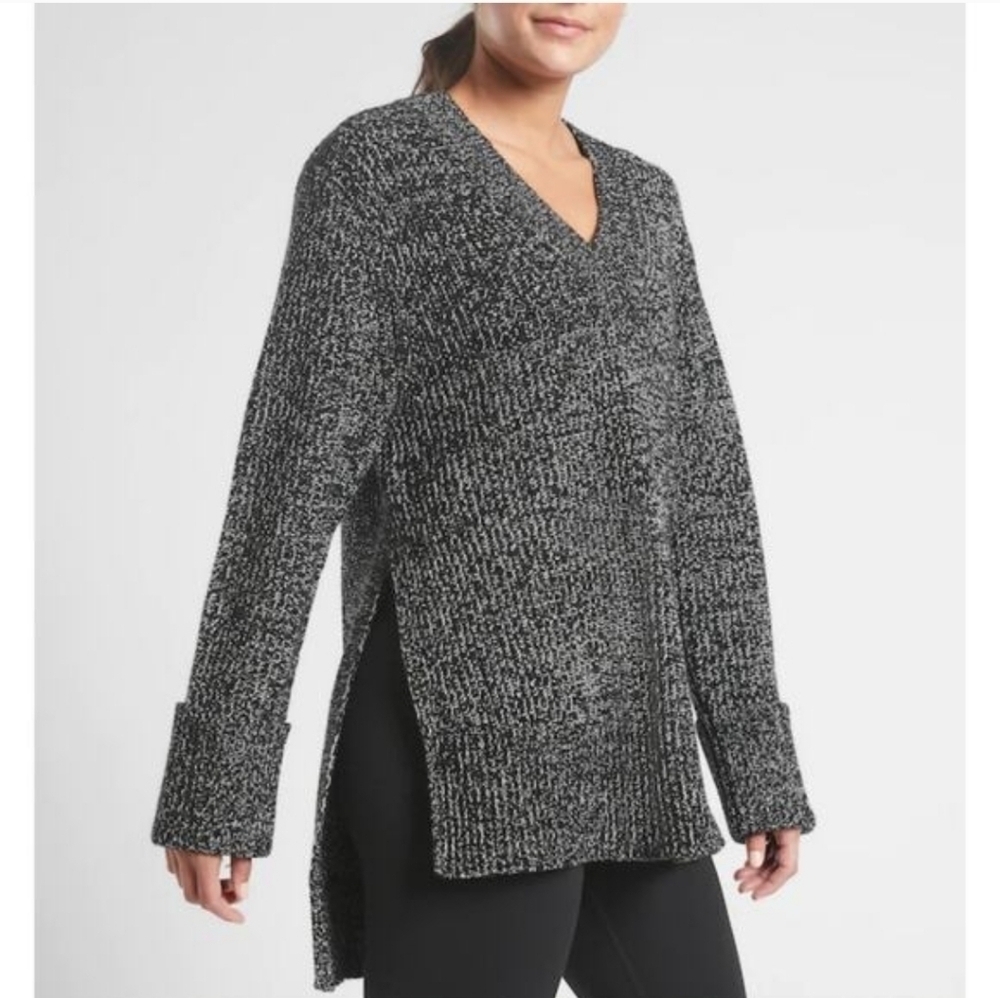 Athleta Shasta V Neck Oversized Sweater Womens Size Medium Black White Marled